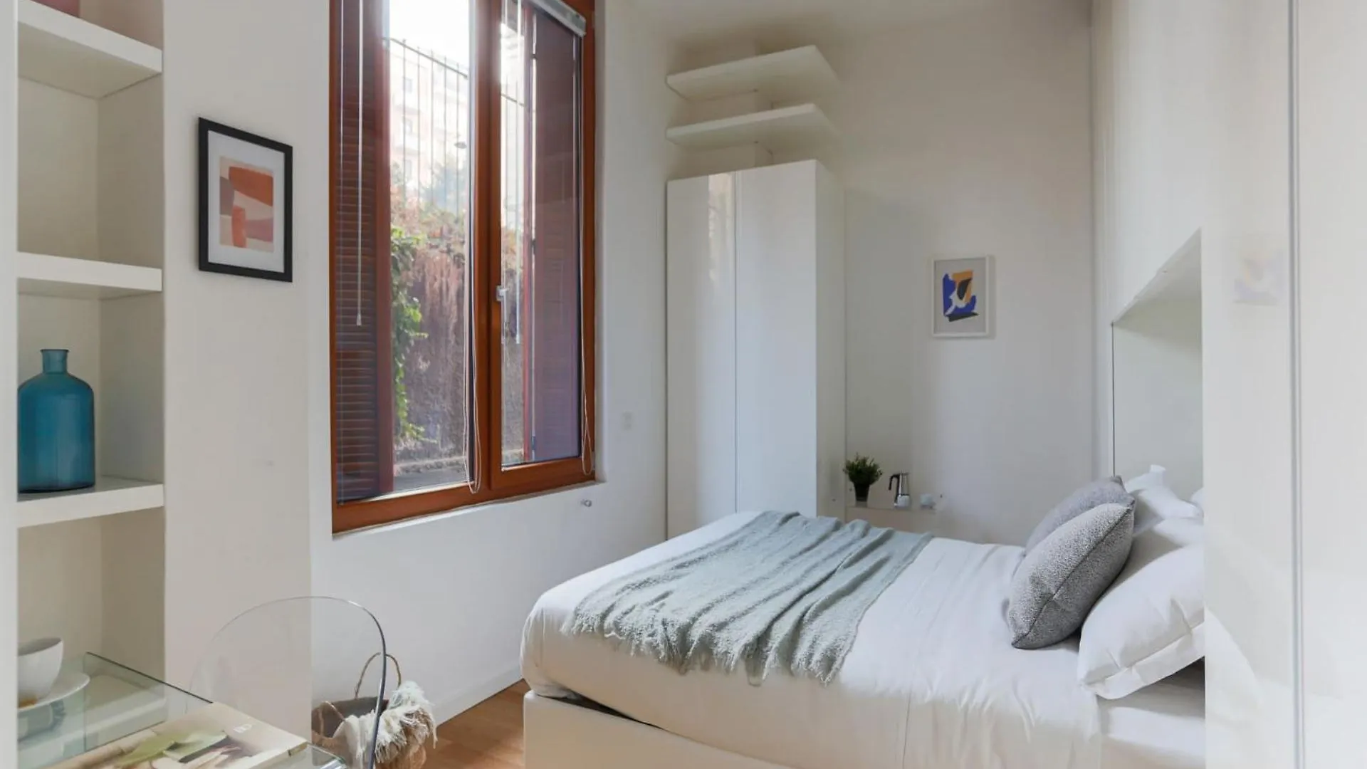 The Best Rent - One-Bedroom Apartment Near Crocetta Милан Италия