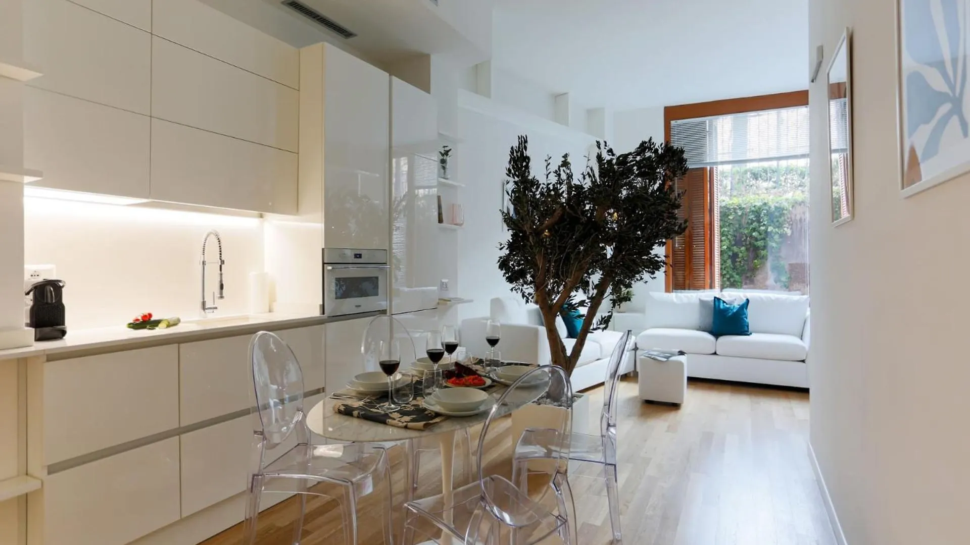 The Best Rent - One-Bedroom Apartment Near Crocetta Милан Италия